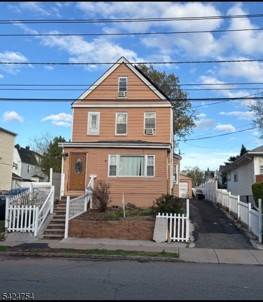 20 Whittlesey Ave Essex NJ 07052-6114