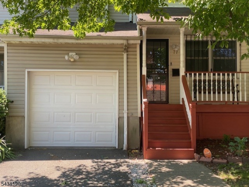 77 Magnolia St Essex NJ 07108-2012