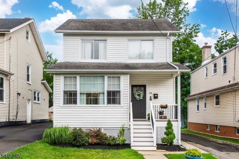 210 Jacoby St Essex NJ 07040-3306